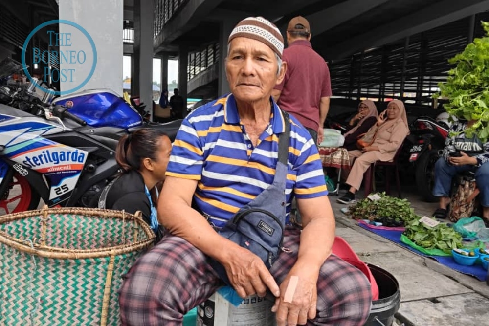 Elderly Limbang fisherman survives nightmare in rough seas, clings to gallon after boat capsizes