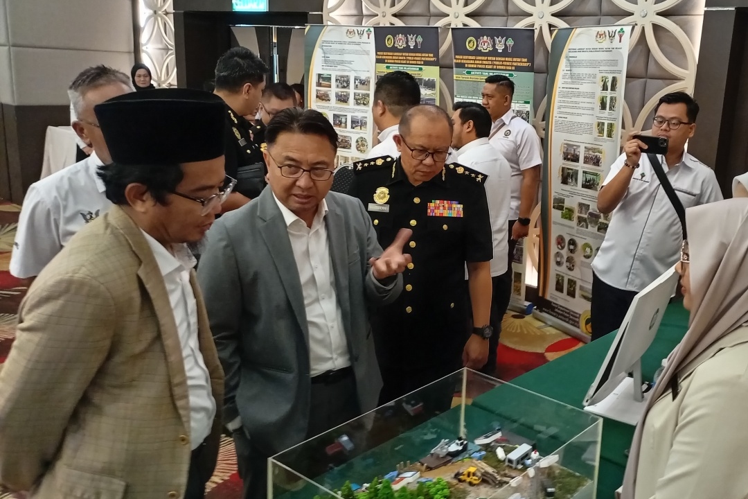 ‘Blame game solves nothing': S'wak deputy minister tells civil servants to own integrity