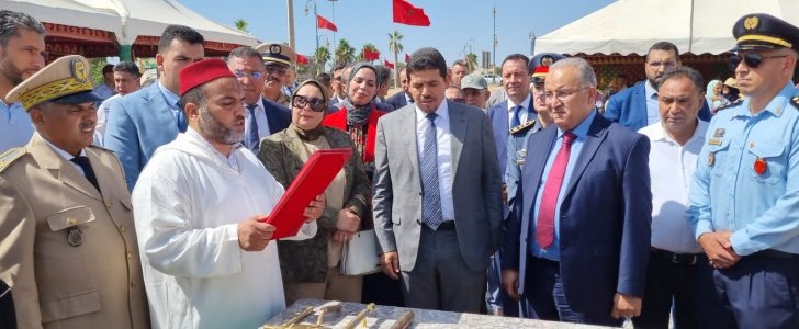 عامل إقليم الخميسات يشرف على وضع الحجر الأساس لتشييد ملعب القرب بسيدي علال البحراوي