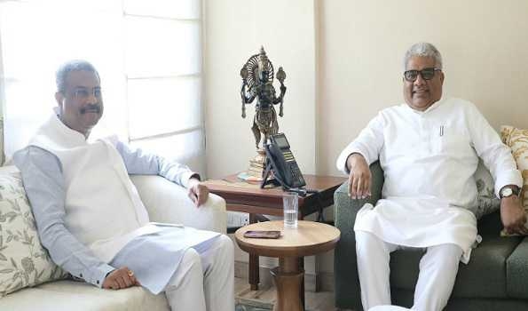 Odisha: Pradhan urges Yadav to develop Industrial, coal, heat-affected areas as urban forests
