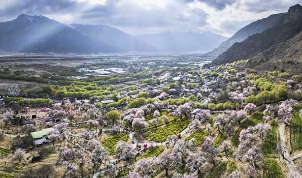 Xi Jinping urges villagers in Xizang to uphold ethnic solidarity