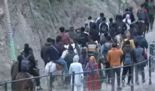 Amarnath Yatra: Batch of 2,896 pilgrims leaves from Jammu base camp