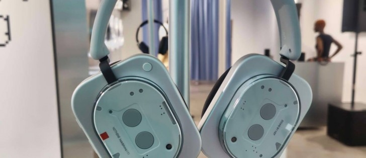 تسريب فيديو يكشف لأول مرة عن سماعات Nothing Headphones (1)