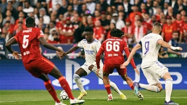 ريال مدريد يستعد لتقديم أول عرض لضم صخرة دفاع ليفربول