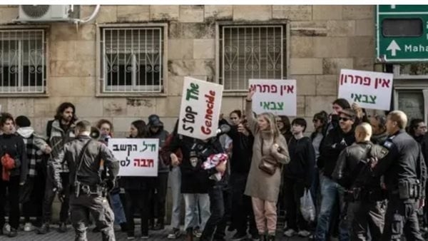 احتجاجات أمام منزل رئيس دولة الاحتلال الإسرائيلي للمطالبة بصفقة تبادل