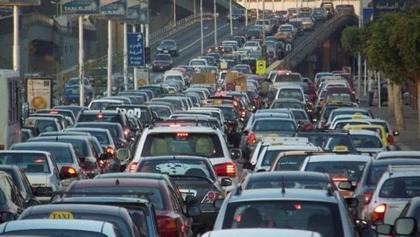 حالة المرور اليوم بالقاهرة والجيزة، زحام وتباطؤ في حركة السير بعدد من المحاور