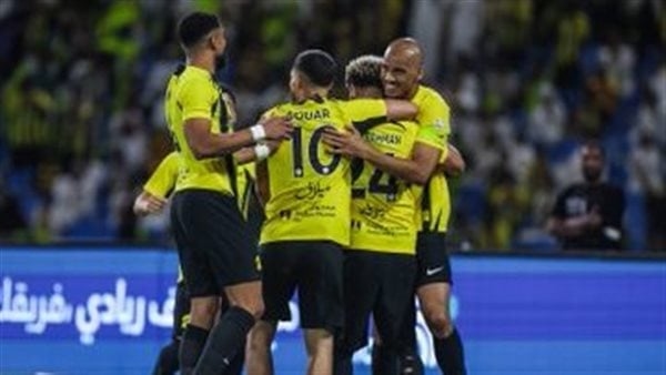 اتحاد جدة يطيح بـ 4 لاعبين بفرمان من لوران بلان