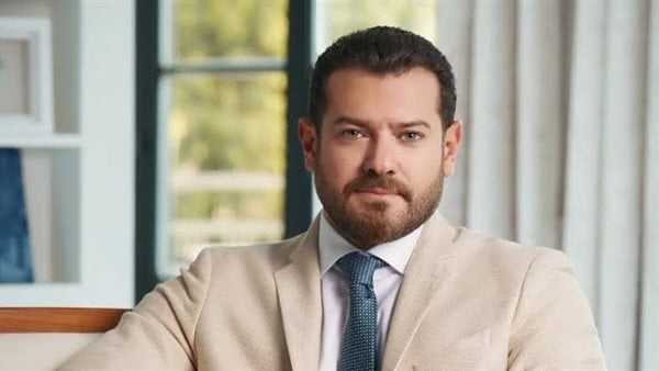 بطولة عمرو يوسف ودينا الشربيني، سبب تأجيل عرض فيلم درويش