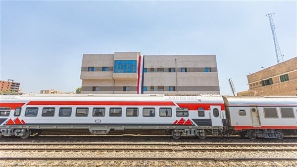 السكك الحديدية تبدأ تشغيل قطارات جديدة، تعرف عليها