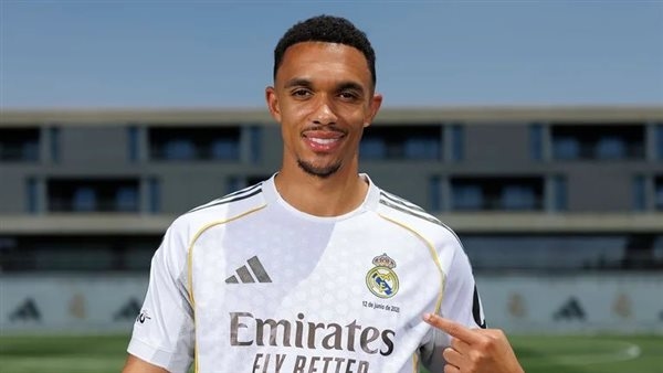 أرنولد يكشف كواليس انضمامه إلى ريال مدريد ويشيد بتشابي ألونسو