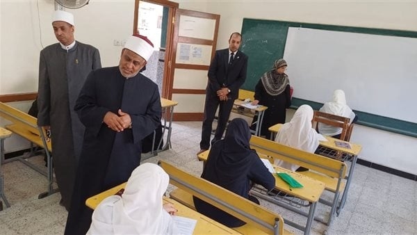 اليوم، امتحان مادة "البلاغة" لطلاب القسم العلمي للثانوية الأزهرية
