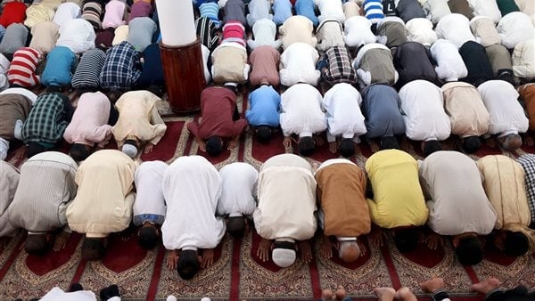 مواقيت الصلاة، موعد أذان العشاء اليوم الخميس 3 - 7 - 2025 في القاهرة والمحافظات