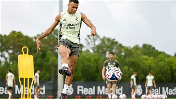 بدون راحة، ريال مدريد يخوض مرانه استعدادا لمواجهة يوفنتوس بكأس العالم للأندية (فيديو)