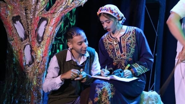 10 صور ترصد عرض "ملحمة السراب" بمهرجان الفرق المسرحية