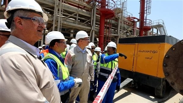 وزير البترول يتفقد تجهيزات ميناء سونكر لاستقبال سفينة "Energos Power"