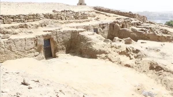 تفاصيل الكشف عن 3 مقابر جديدة بجبانة قبة الهوا بأسوان