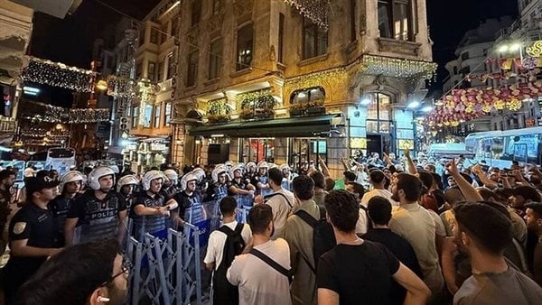 تركيا تحظر مجلة ليمان بعد أزمة كاريكاتير "النبيين موسى ومحمد"