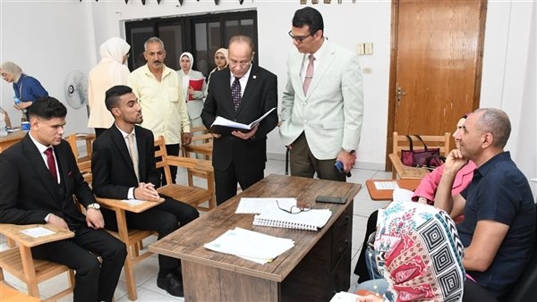 409 مشروعات تخرج بكلية الألسن في جامعة قناة السويس (صور)