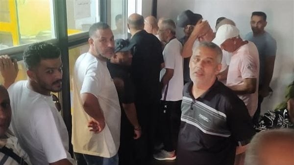 أعضاء نادي الإسماعيلي يوقعون استمارات لسحب الثقة من مجلس ابو الحسن (صور)