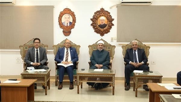 "داود" يبحث مع رئيسي جامعتي بنها وحلوان تعزيز التعاون العلمي وتبادل الخبرات