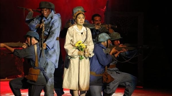 10 صور ترصد عرض "مرسل إلى" بمهرجان الفرق على مسرح السامر
