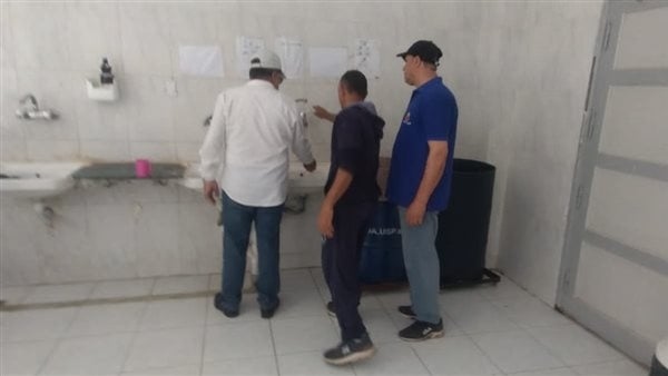 جولة مفاجئة لمحافظ الدقهلية تكشف غياب مدير مستشفى دميرة وعدد من الأطباء