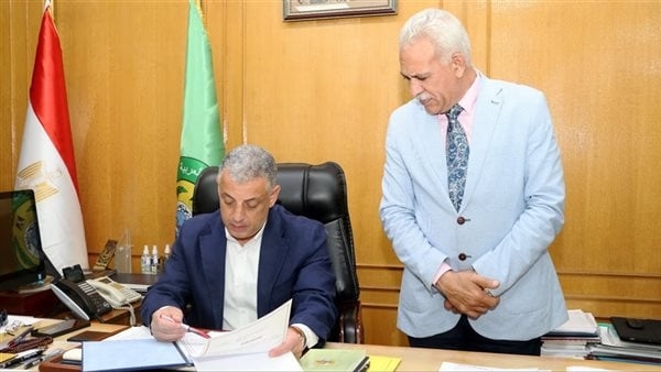 محافظ الإسماعيلية يعتمد درجات تنسيق القبول بالمدارس الثانوية بـ 230 درجة