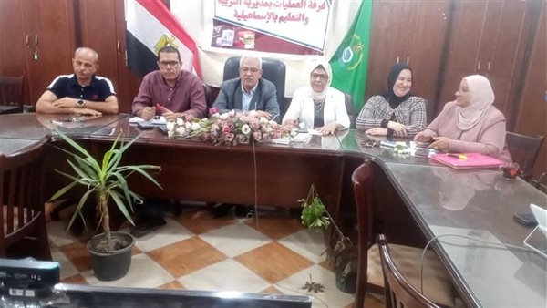 مدير مديرية التعليم بالإسماعيلية يتابع امتحانات الثانوية العامة من داخل غرفة العمليات