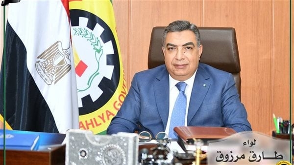محافظ الدقهلية يهنئ أوائل الثانوية العامة من أبناء المحافظة هاتفيا