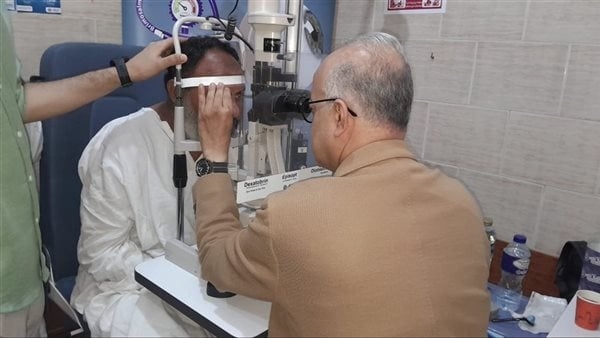 الكشف على 30 حالة وإجراء 6 عمليات بدمنهور ضمن التوعية بمرض الجلوكوما (صور)