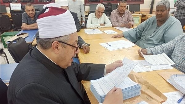 قيادات قطاع المعاهد الأزهرية يتفقَّدون مراكز تصحيح الشهادة الثانوية