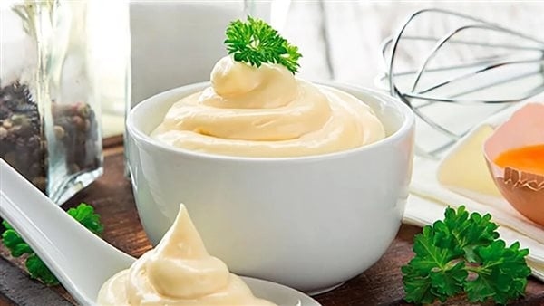 طريقة عمل المايونيز في البيت بخطوات بسيطة