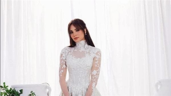 بعد تصدرها التريند، هذا ما قالته آمال ماهر عن ظهورها بفستان زفاف