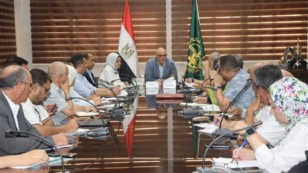 محافظ القليوبية يناقش الخطة الاستثمارية الجديدة للعام المالي 2025/ 2026