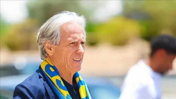 جيسوس يطلب رحيل 4 لاعبين عن النصر السعودي