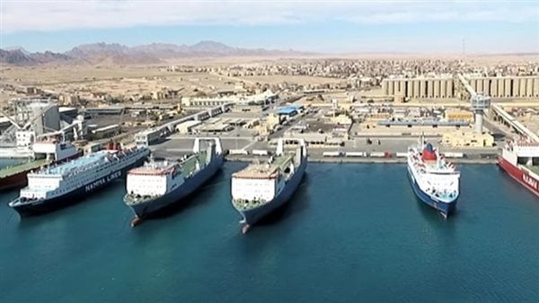 إعادة فتح ميناء نويبع البحرى وانتظام الحركة الملاحية بعد تحسن الأحوال الجوية