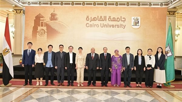 جامعتا القاهرة وجيجيانغ الصينية تبحثان تعزيز علاقات التعاون المشترك