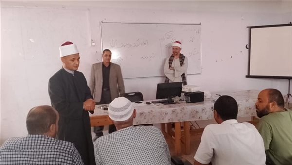 رئيس منطقة الإسماعيلية الأزهرية يتابع فعاليات برنامج تنمية مهارات محفظي القرآن الكريم (صور)