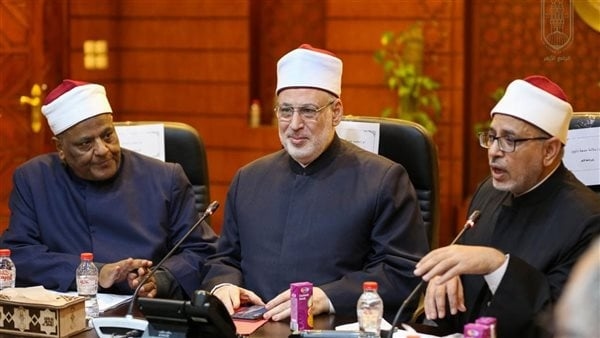 وكيل الأزهر يعقد اجتماعا موسعا لبحث تحسين جودة التعليم وتطوير الرواق الأزهري