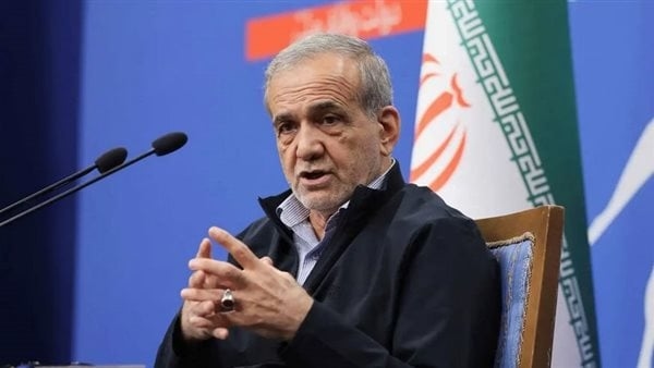الرئيس الإيراني: نسعى لتعزيز العلاقات مع دول الجوار وروسيا والصين