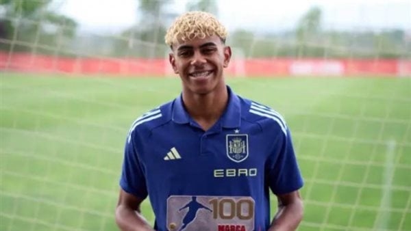 في استفتاء صحيفة "ماركا"، لامين يامال يحصد جائزة أفضل لاعب في العالم