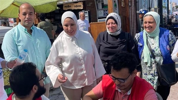 وكيل وزارة الصحة بالإسكندرية يتابع جهود الفرق الطبية باحتفالات العيد القومي