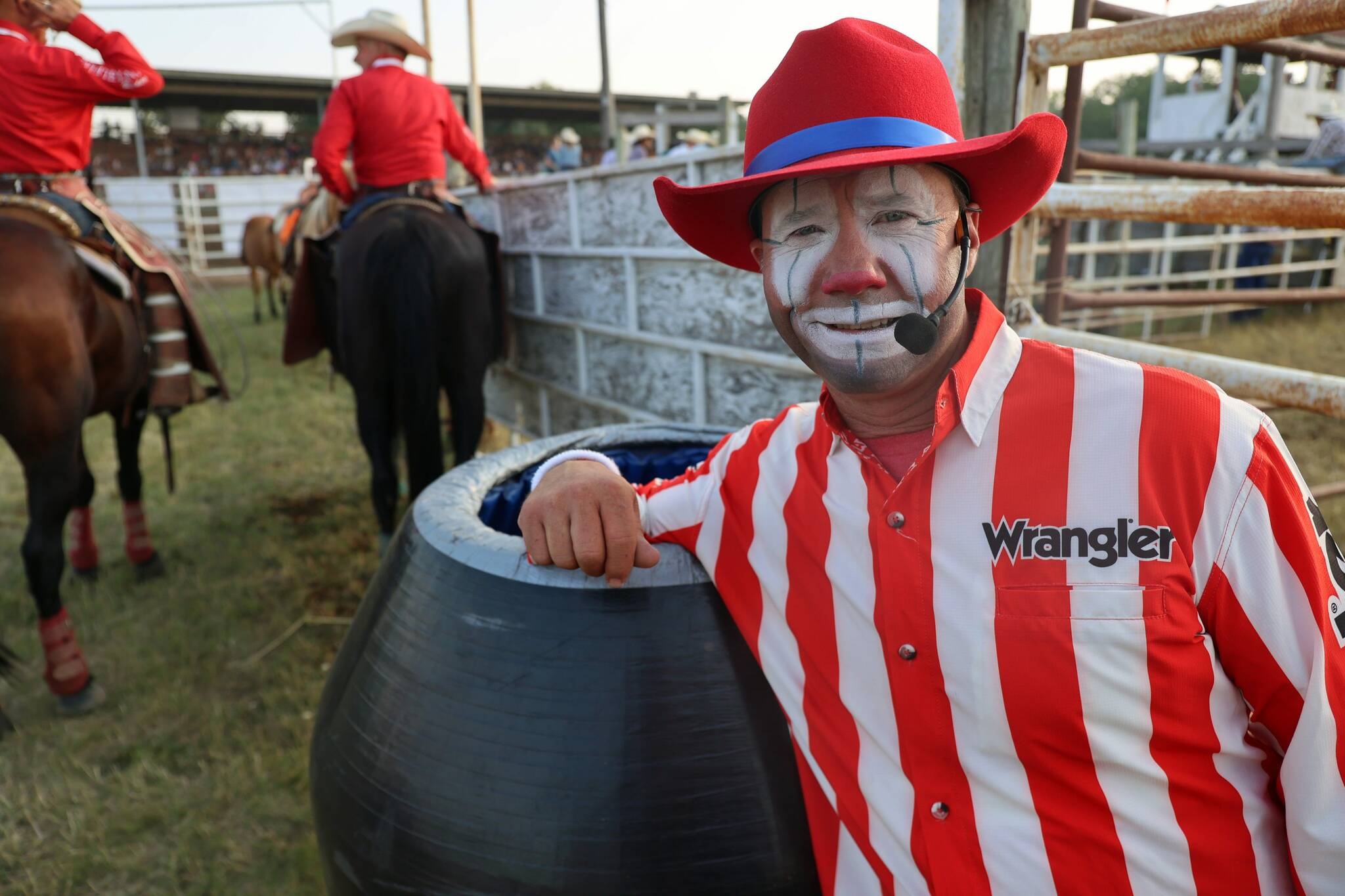 Former bullfighter clowns around at Threshermen's reunion