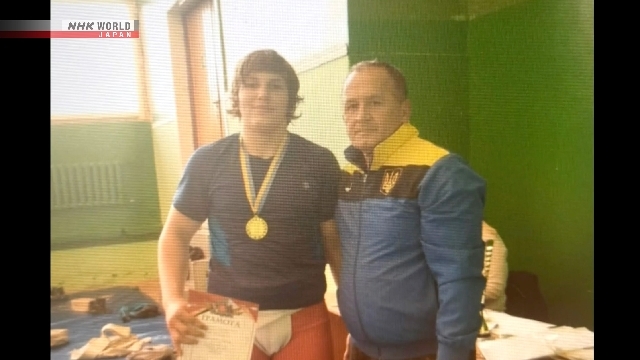 Ukrainian sumo wrestler Aonishiki cheered on from hometown