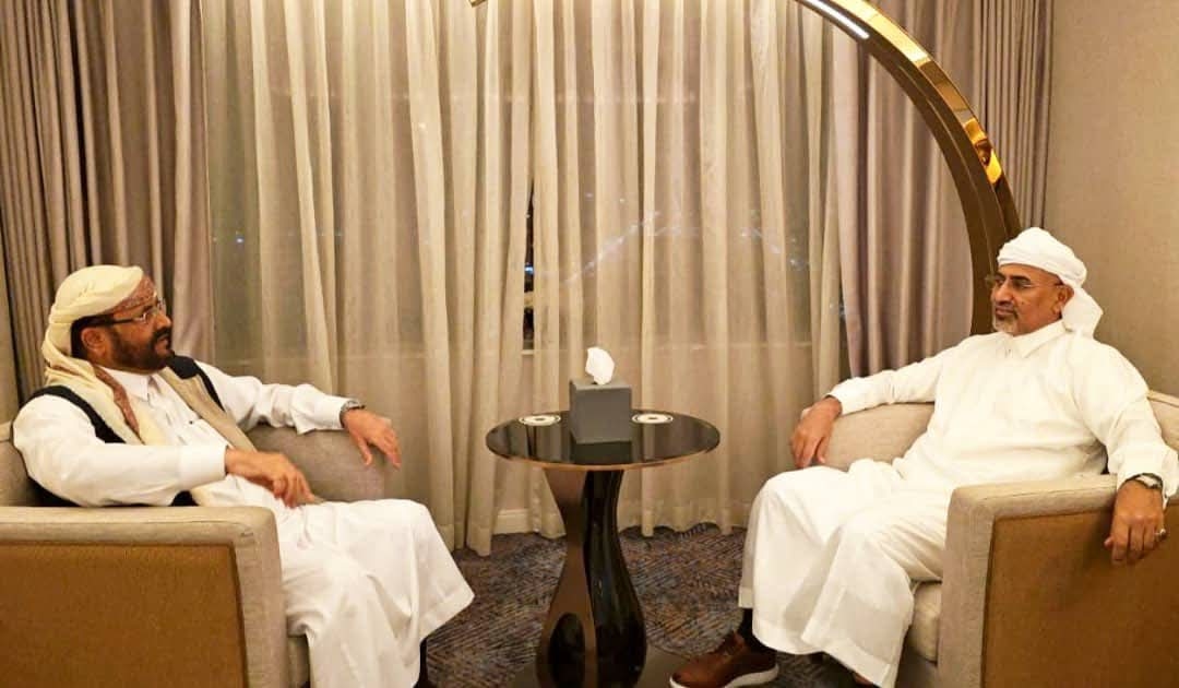 الرئيس الزُبيدي والشيخ العرادة يؤكدان ضرورة ايجاد حلول عاجلة للأوضاع الاقتصادية في البلاد
