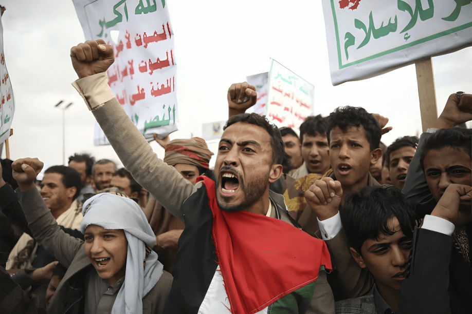 منظمة حقوقية تحذر من إصرار الحوثيين على إخضاع المؤسسات الدينية والتعليمية لرقابتها المشددة